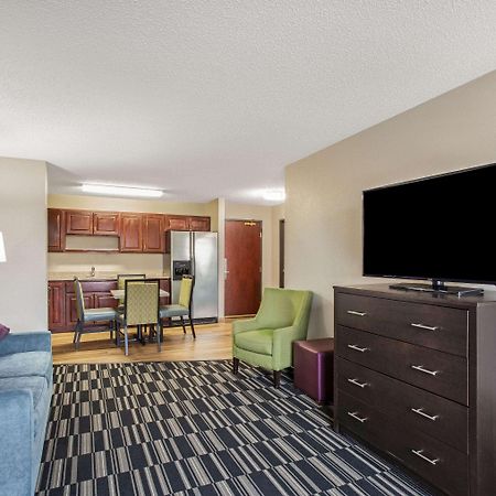 La Quinta By Wyndham Norwich-Plainfield-Casino Hotel Exterior photo
