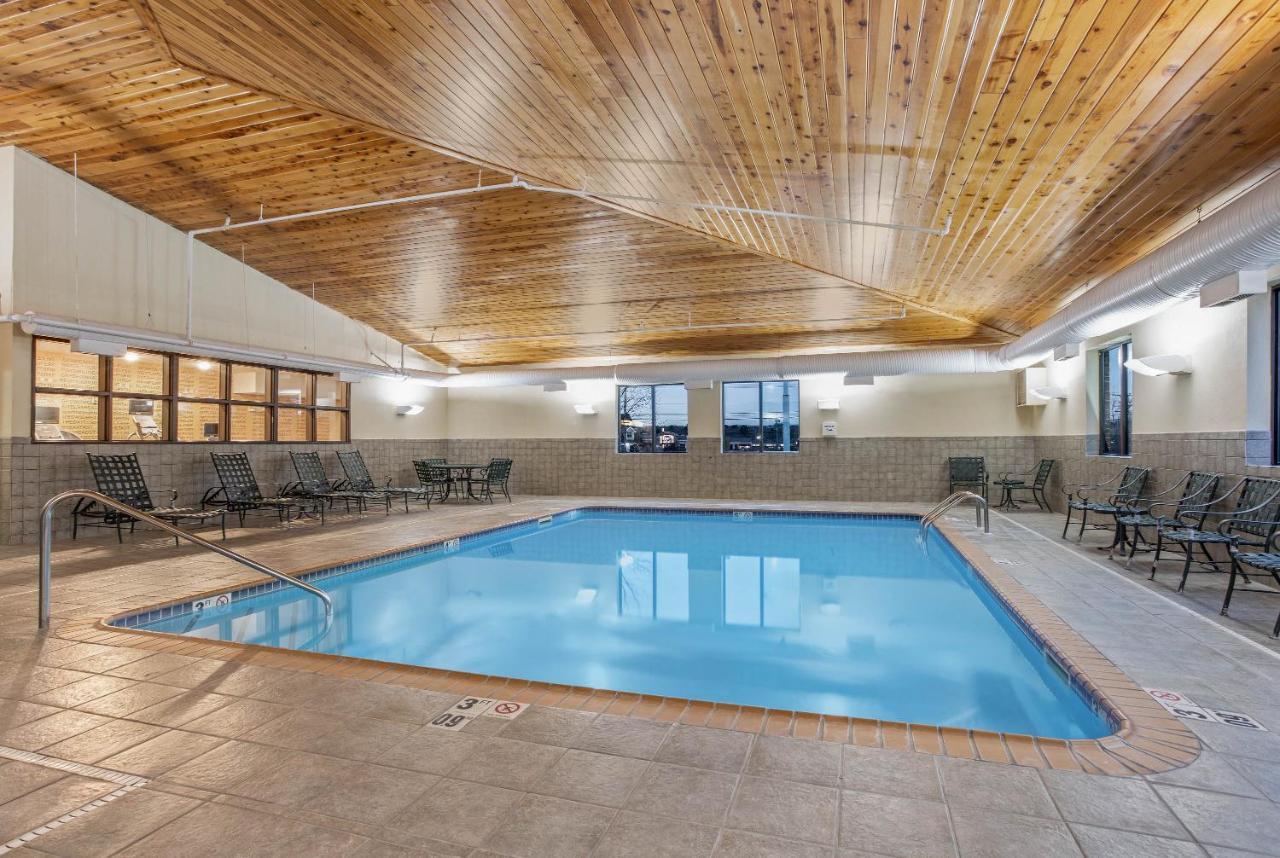 La Quinta By Wyndham Norwich-Plainfield-Casino Hotel Exterior photo