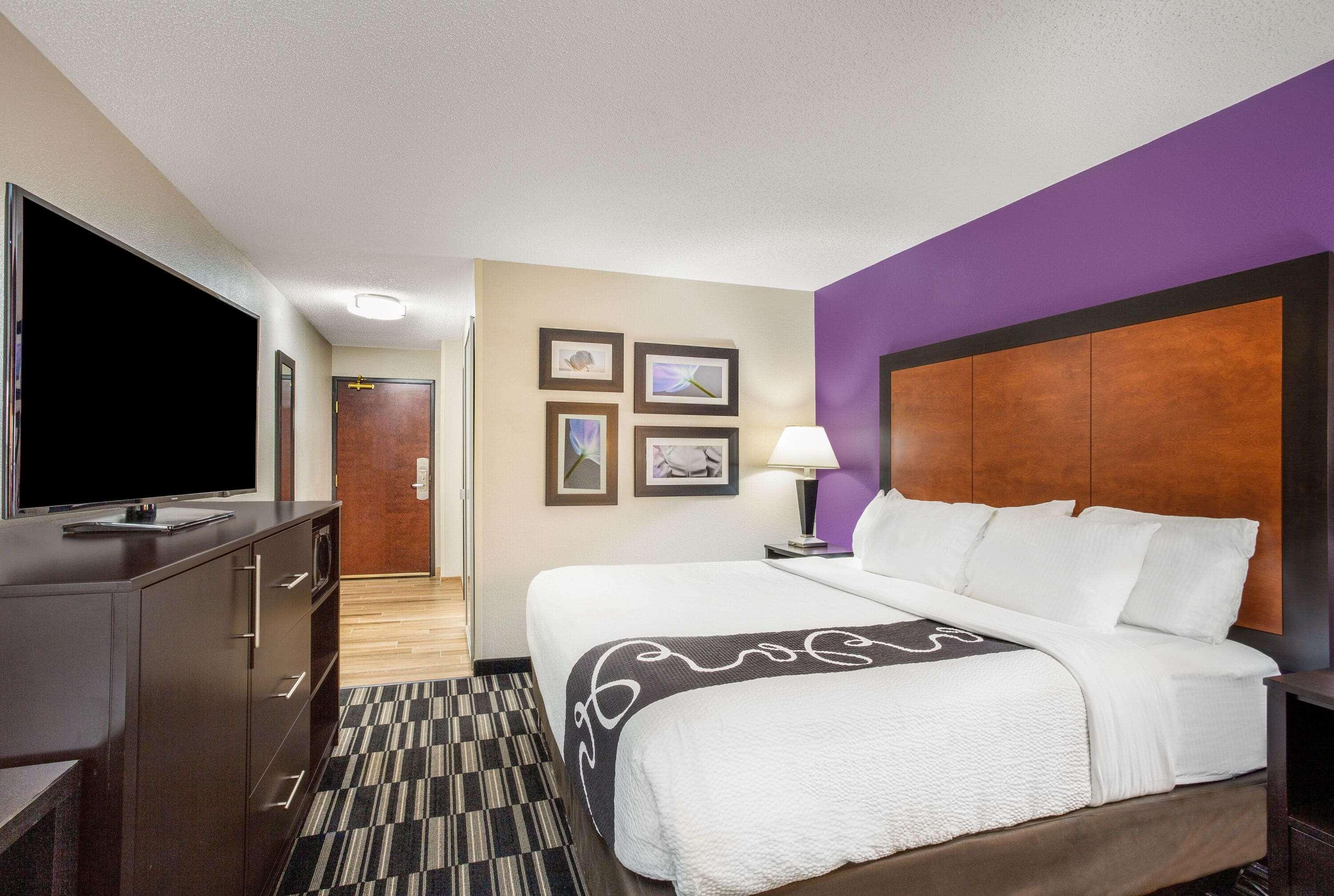 La Quinta By Wyndham Norwich-Plainfield-Casino Hotel Exterior photo