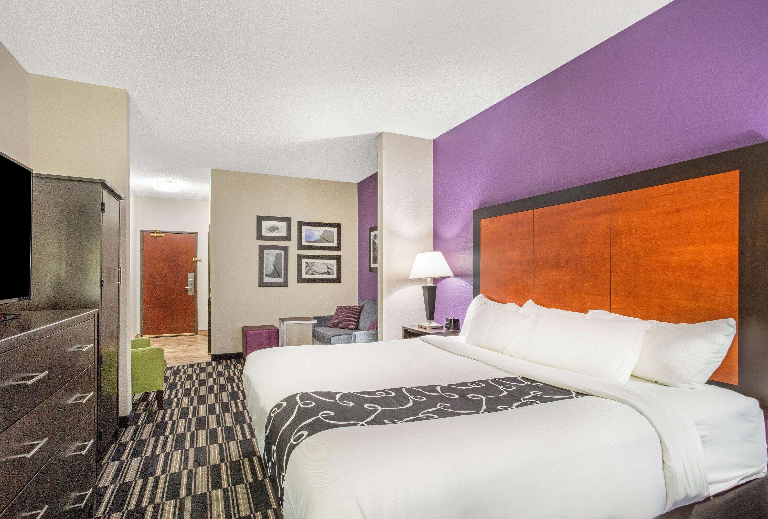 La Quinta By Wyndham Norwich-Plainfield-Casino Hotel Exterior photo