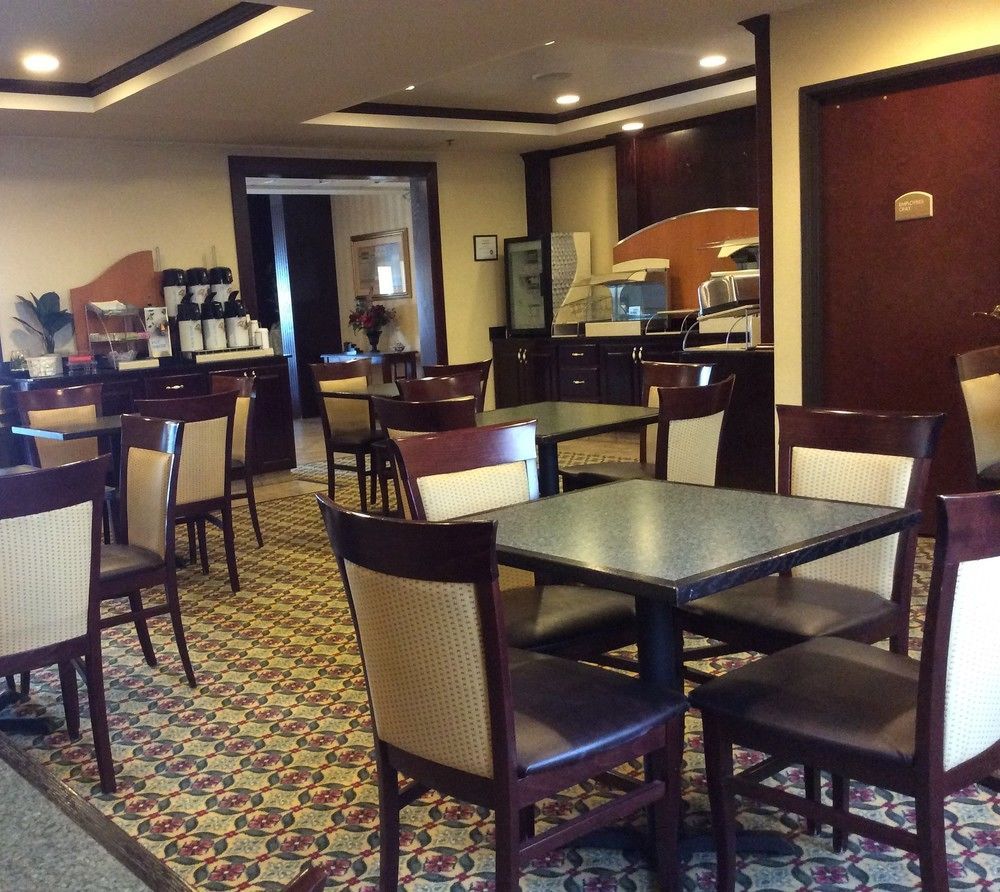 La Quinta By Wyndham Norwich-Plainfield-Casino Hotel Exterior photo